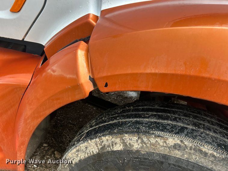 image for item FC5043 2016 Peterbilt 579 semi truck