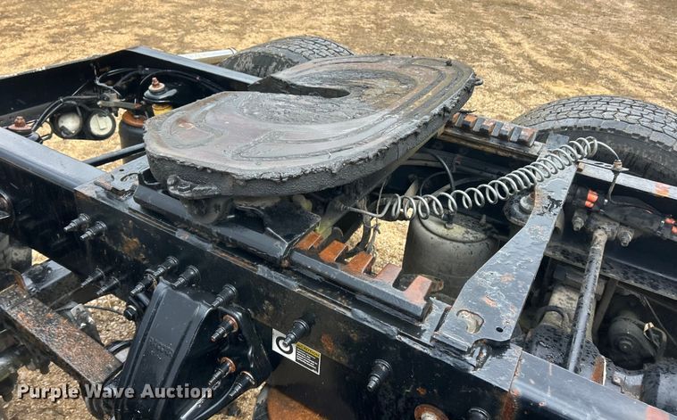 image for item FC5043 2016 Peterbilt 579 semi truck