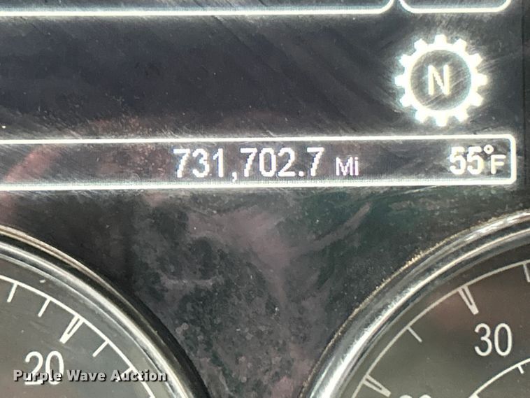 image for item FC5043 2016 Peterbilt 579 semi truck