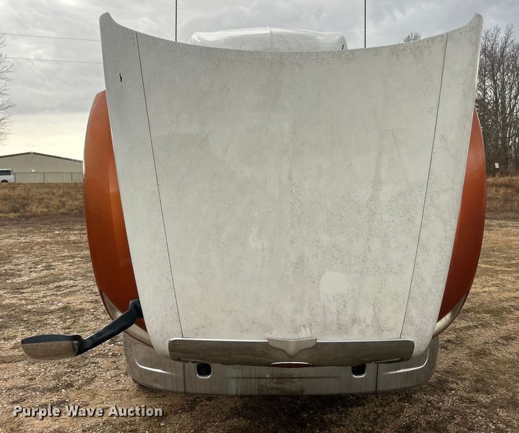 image for item FC5043 2016 Peterbilt 579 semi truck