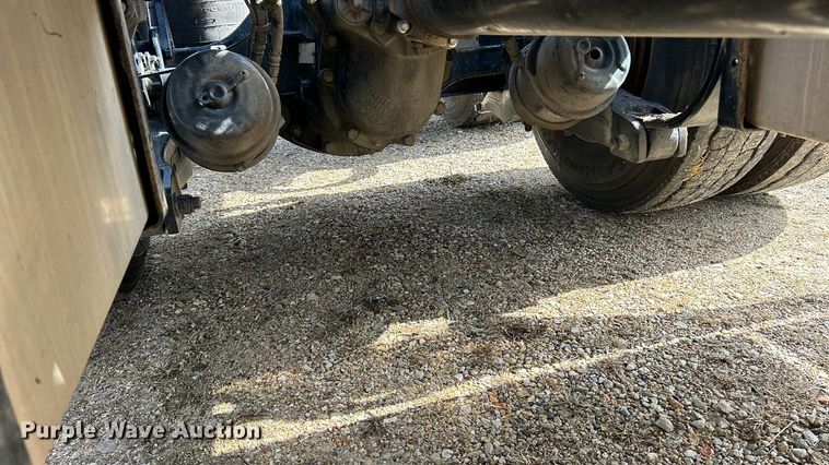 image for item FC5045 2015 Peterbilt 579 semi truck