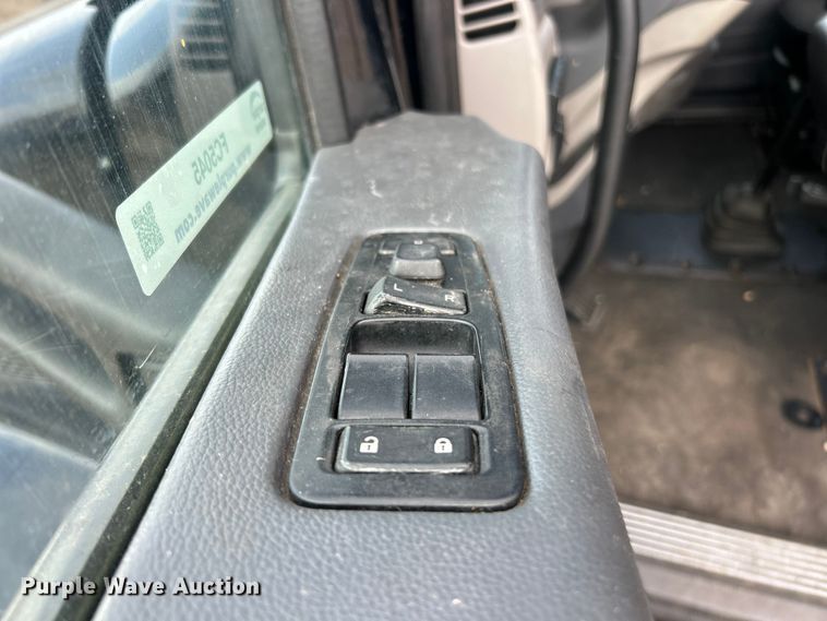 image for item FC5045 2015 Peterbilt 579 semi truck