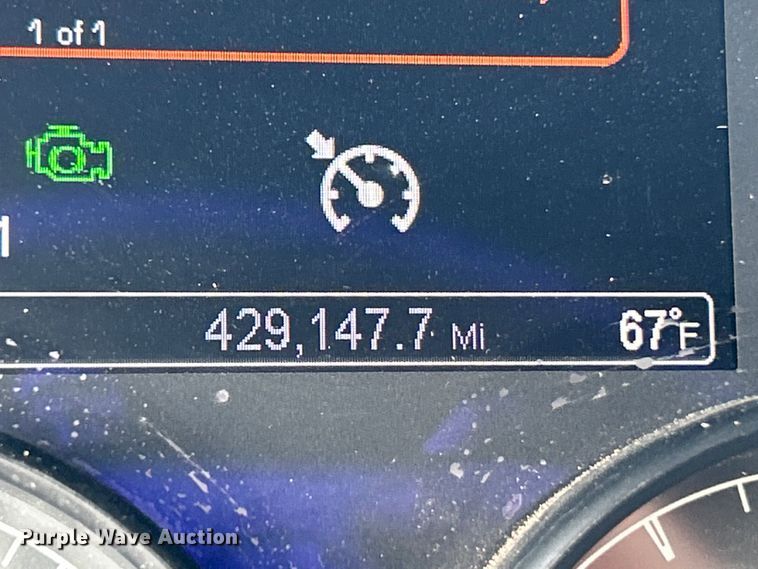 image for item FC5045 2015 Peterbilt 579 semi truck