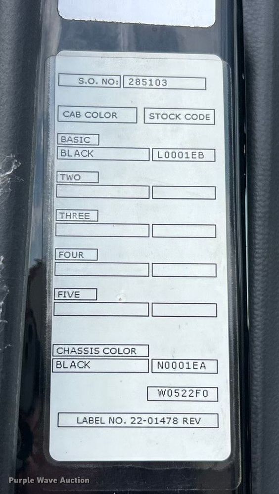 image for item FC5045 2015 Peterbilt 579 semi truck