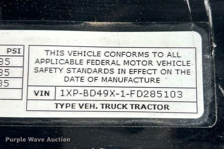 image for item FC5045 2015 Peterbilt 579 semi truck