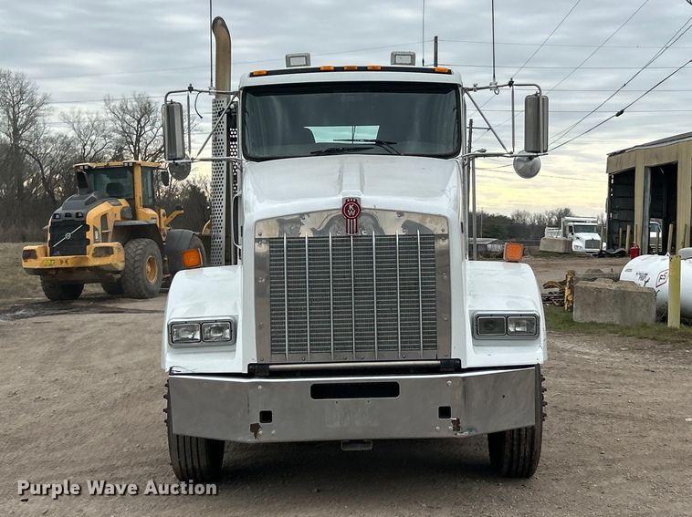 image for item FC5080 2012 Kenworth T800 semi truck