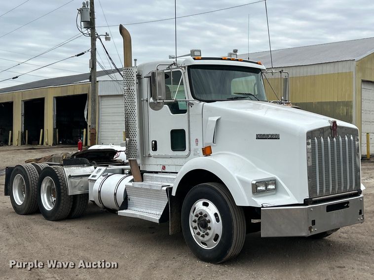 image for item FC5080 2012 Kenworth T800 semi truck