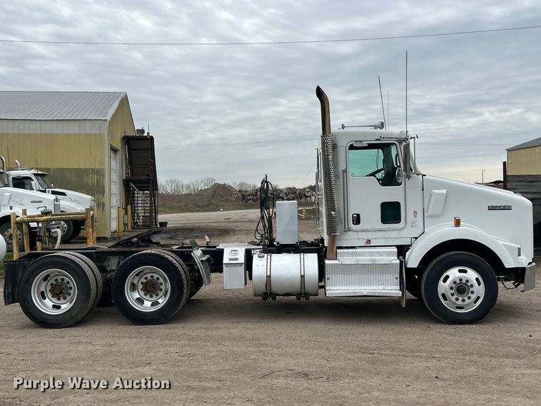 image for item FC5080 2012 Kenworth T800 semi truck