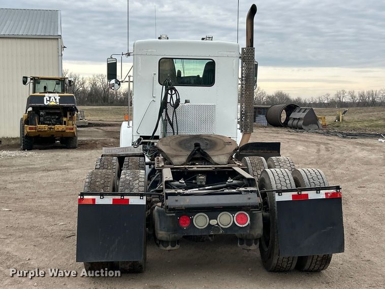 image for item FC5080 2012 Kenworth T800 semi truck