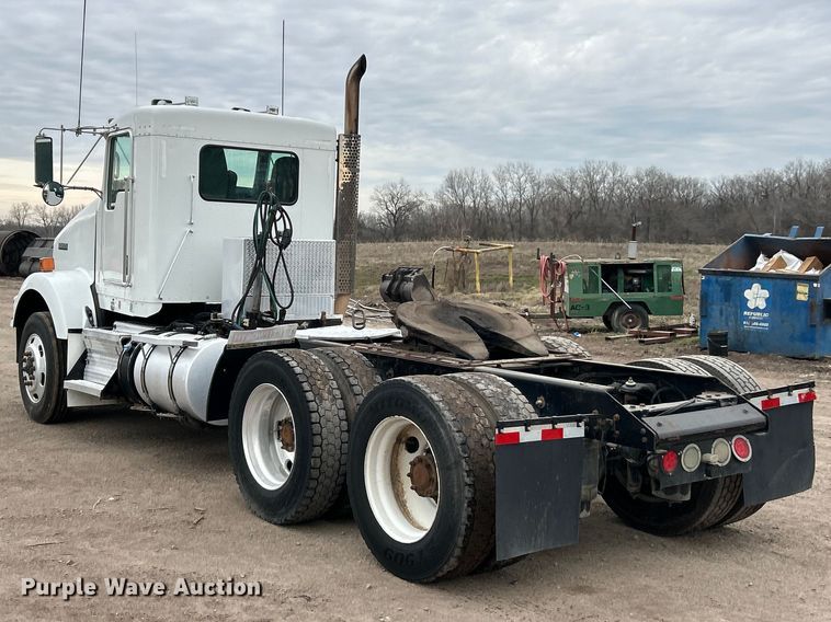 image for item FC5080 2012 Kenworth T800 semi truck