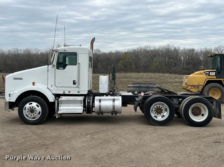 image for item FC5080 2012 Kenworth T800 semi truck