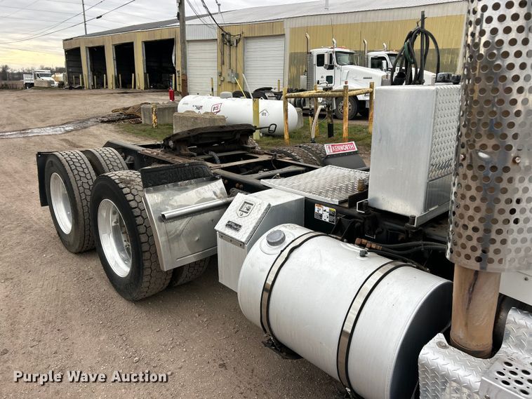 image for item FC5080 2012 Kenworth T800 semi truck