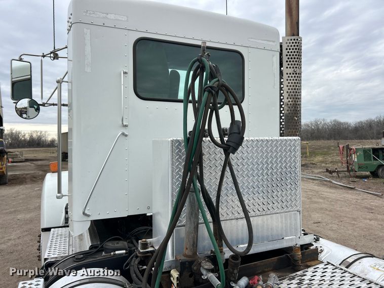 image for item FC5080 2012 Kenworth T800 semi truck