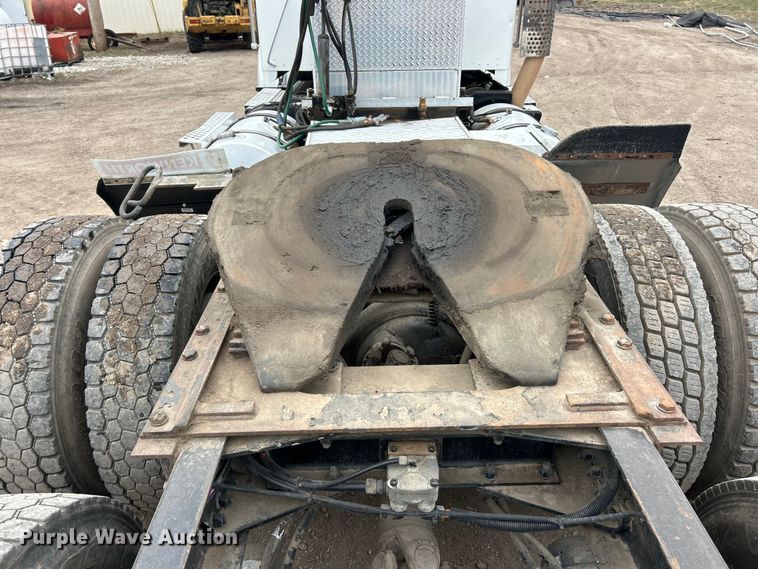 image for item FC5080 2012 Kenworth T800 semi truck