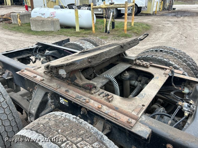 image for item FC5080 2012 Kenworth T800 semi truck