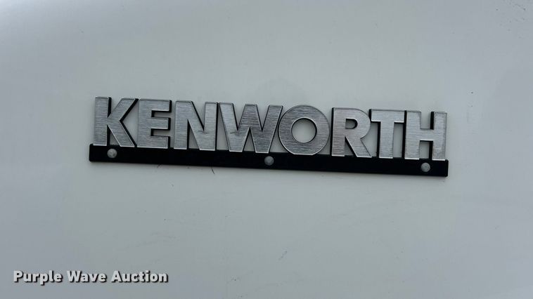image for item FC5080 2012 Kenworth T800 semi truck