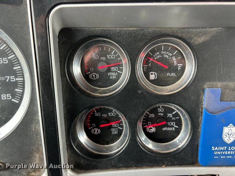 image for item FC5080 2012 Kenworth T800 semi truck