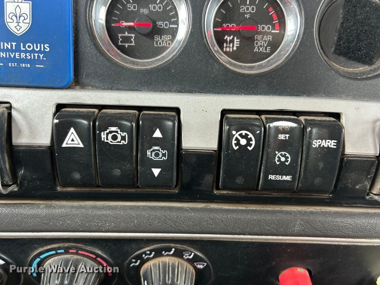 image for item FC5080 2012 Kenworth T800 semi truck