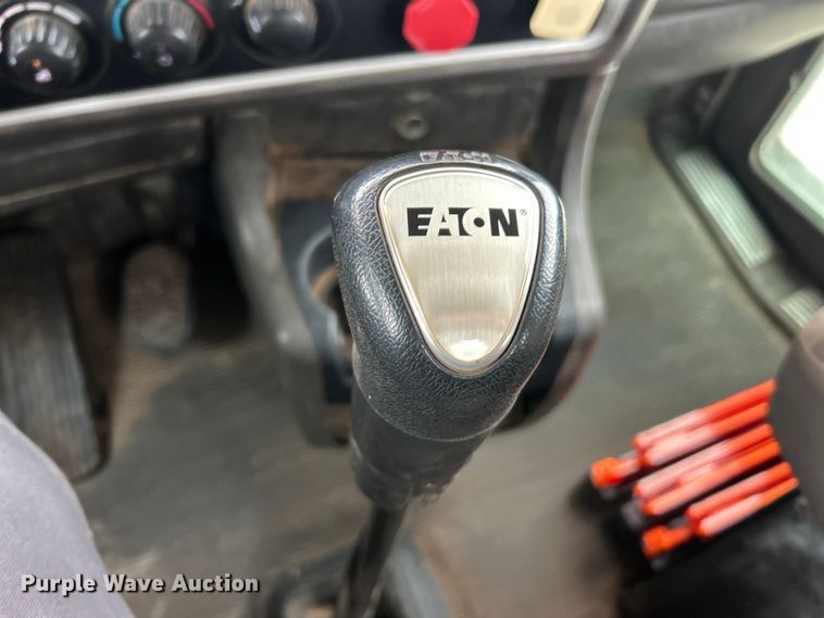 image for item FC5080 2012 Kenworth T800 semi truck