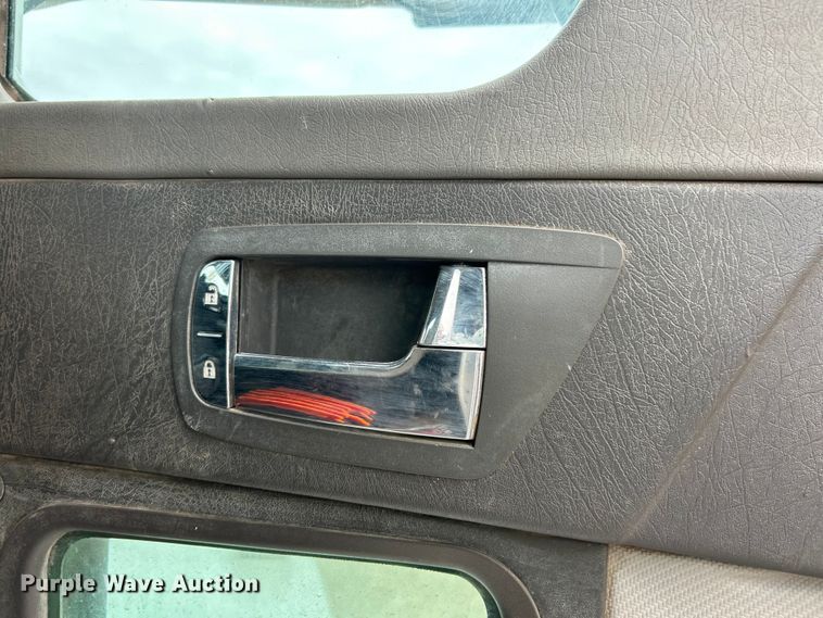 image for item FC5080 2012 Kenworth T800 semi truck