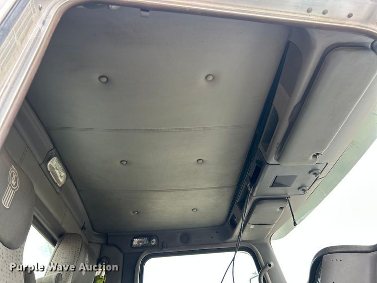 image for item FC5080 2012 Kenworth T800 semi truck