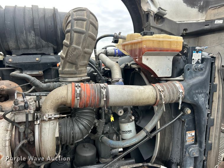 image for item FC5080 2012 Kenworth T800 semi truck