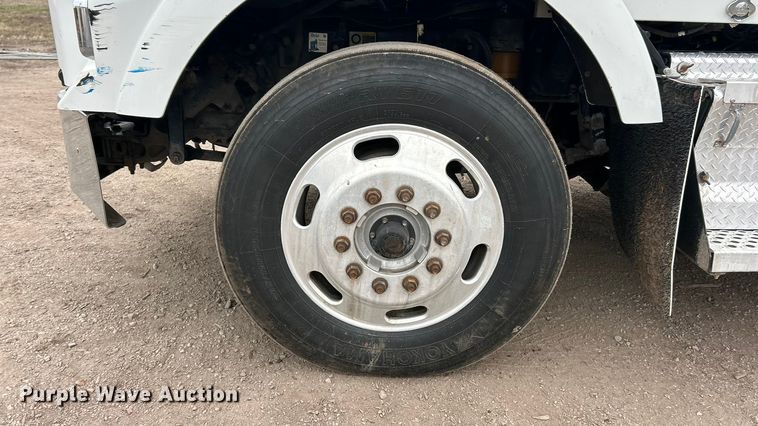 image for item FC5080 2012 Kenworth T800 semi truck