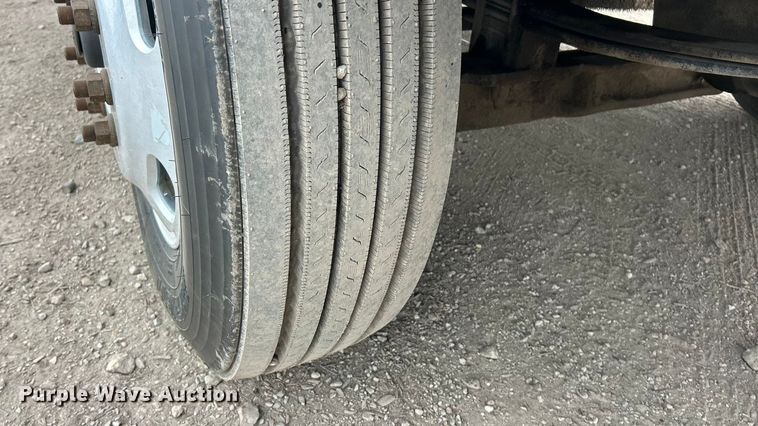 image for item FC5080 2012 Kenworth T800 semi truck