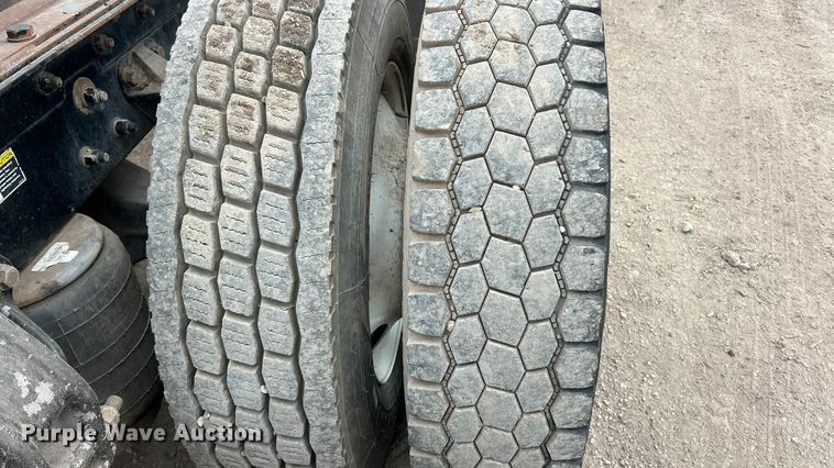 image for item FC5080 2012 Kenworth T800 semi truck