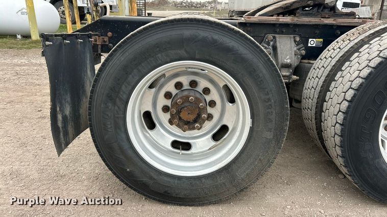 image for item FC5080 2012 Kenworth T800 semi truck