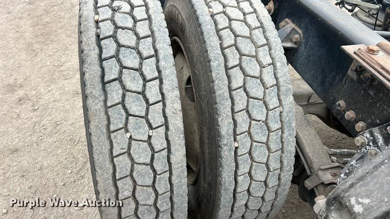 image for item FC5080 2012 Kenworth T800 semi truck