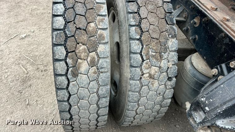 image for item FC5080 2012 Kenworth T800 semi truck