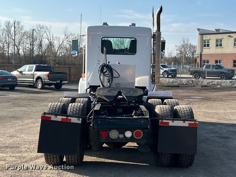 image for item FC5167 2012 Kenworth T800 semi truck