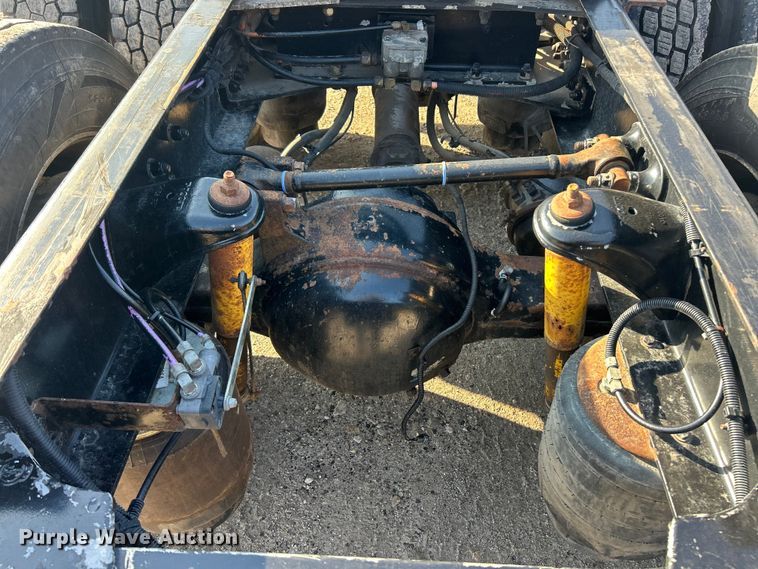 image for item FC5167 2012 Kenworth T800 semi truck