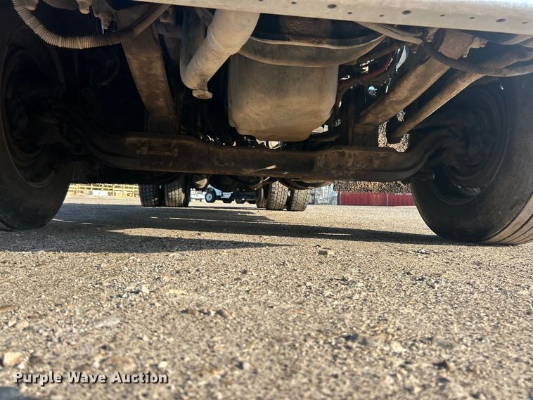 image for item FC5167 2012 Kenworth T800 semi truck