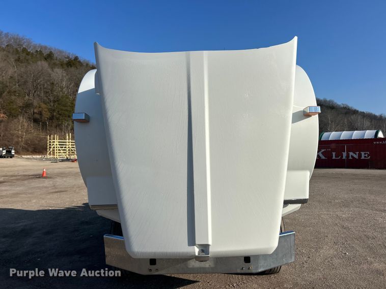 image for item FC5167 2012 Kenworth T800 semi truck