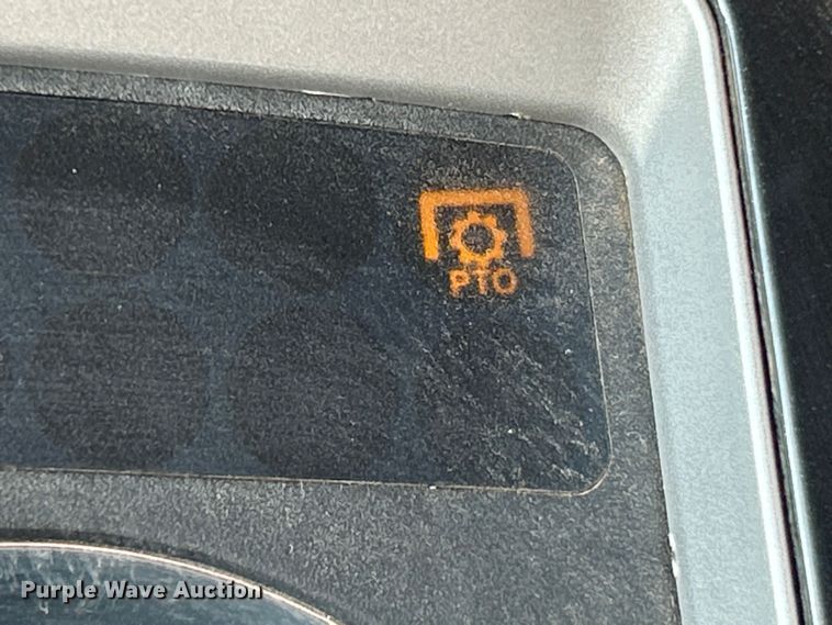 image for item FC5167 2012 Kenworth T800 semi truck