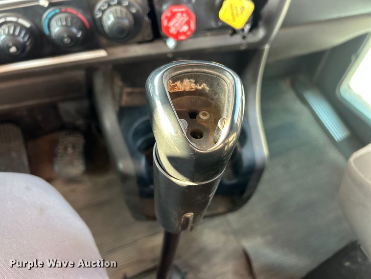 image for item FC5167 2012 Kenworth T800 semi truck