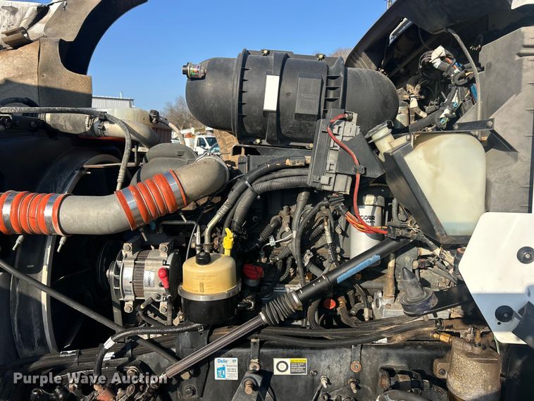 image for item FC5167 2012 Kenworth T800 semi truck