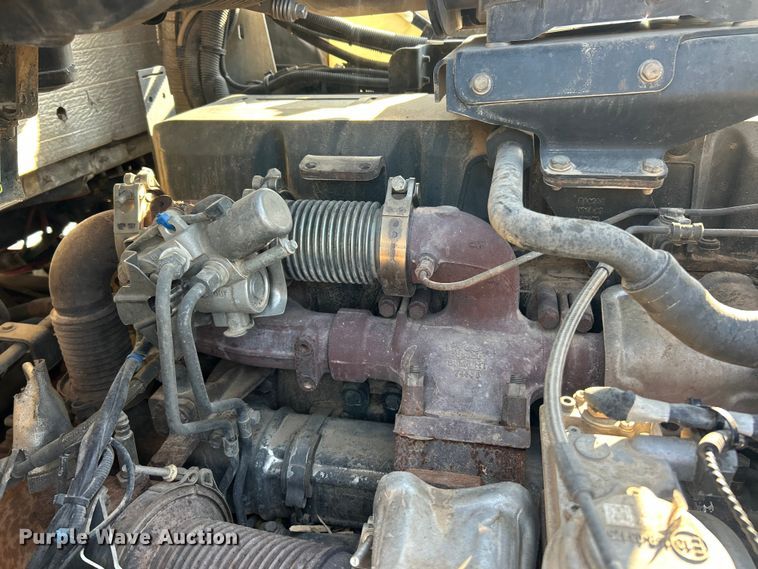 image for item FC5167 2012 Kenworth T800 semi truck