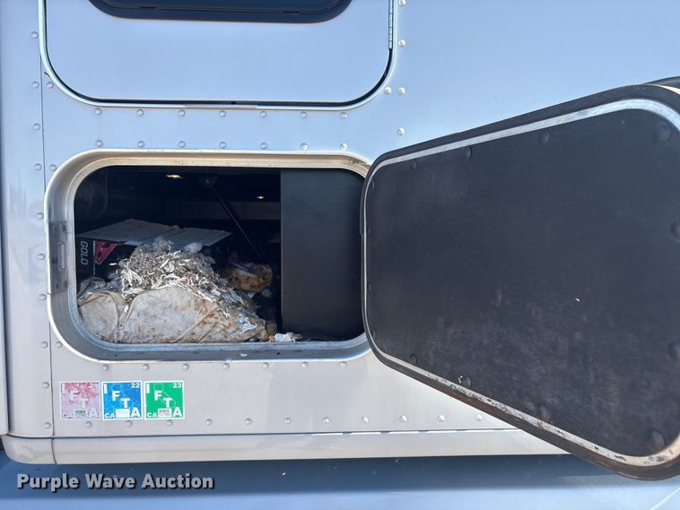 image for item FG2693 2018 Kenworth T680 semi truck