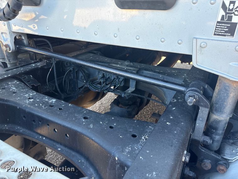 image for item FG2693 2018 Kenworth T680 semi truck