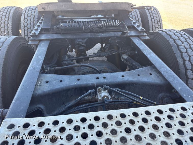 image for item FG2693 2018 Kenworth T680 semi truck