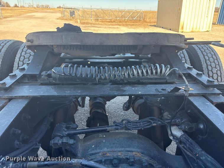 image for item FG2693 2018 Kenworth T680 semi truck