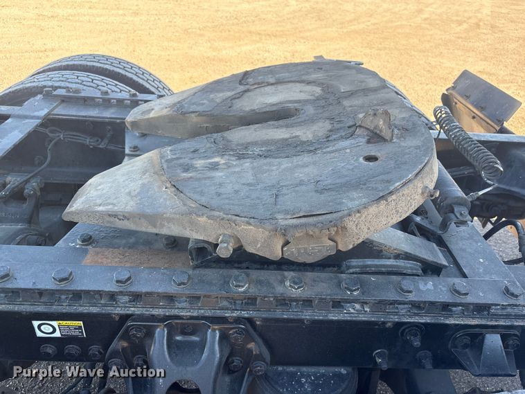 image for item FG2693 2018 Kenworth T680 semi truck