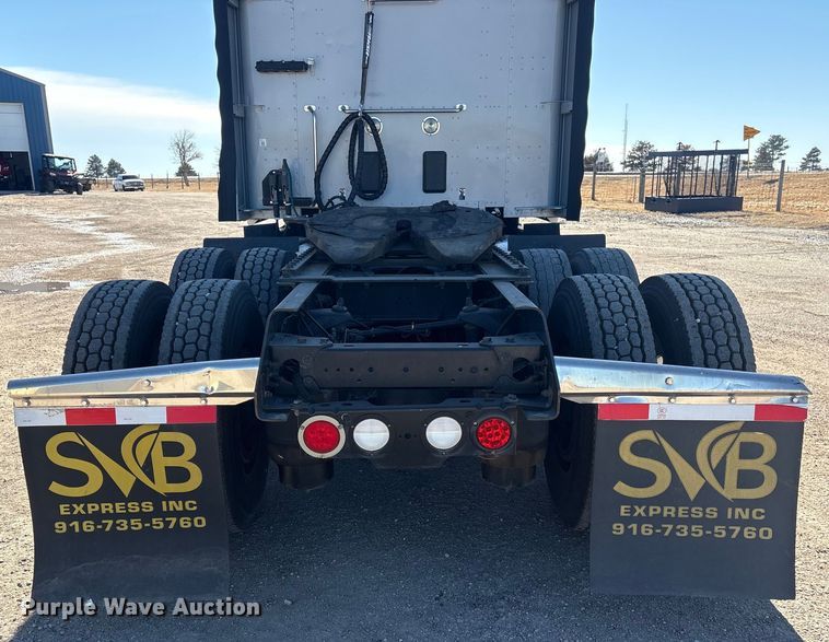 image for item FG2693 2018 Kenworth T680 semi truck