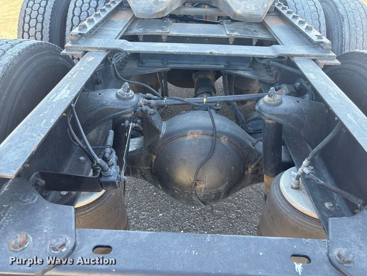 image for item FG2693 2018 Kenworth T680 semi truck