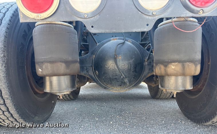 image for item FG2693 2018 Kenworth T680 semi truck