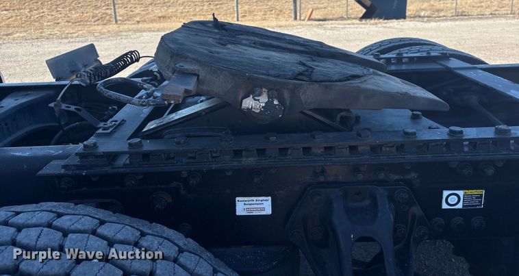 image for item FG2693 2018 Kenworth T680 semi truck