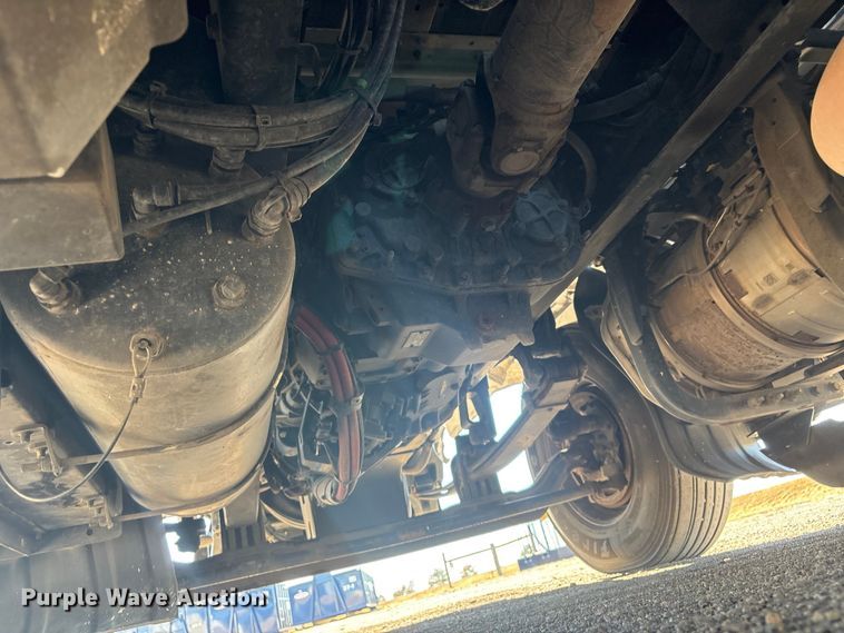 image for item FG2693 2018 Kenworth T680 semi truck